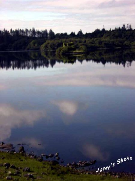 Le lac se rveille encore endormi.