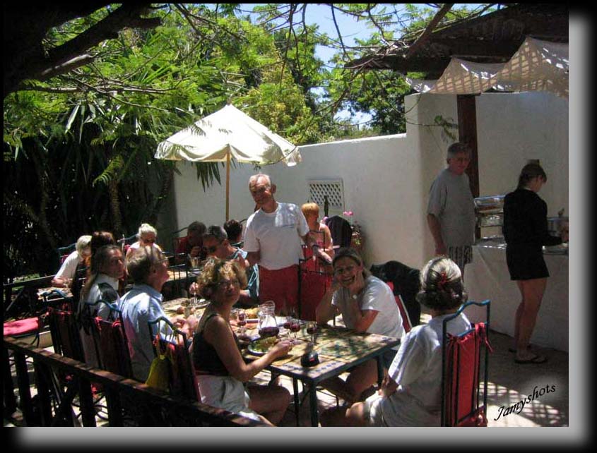 Djeuner sous les flamboyants