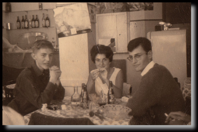 Chantal Millac entoure de Perez et Trottet