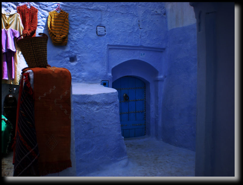 Ruelle de Chefchaouen. Photo Yanita Delpias Meunier. (New Caldonia)