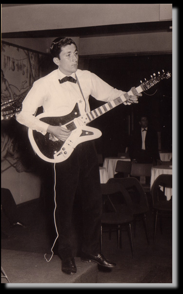 Jean-Pierre  la guitarre