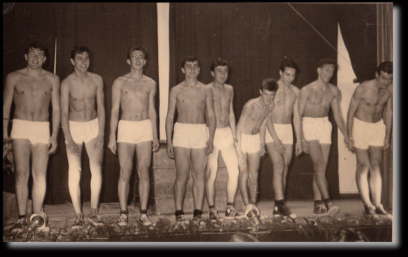 Les Voltigeurs dirigs par Mr Claraz