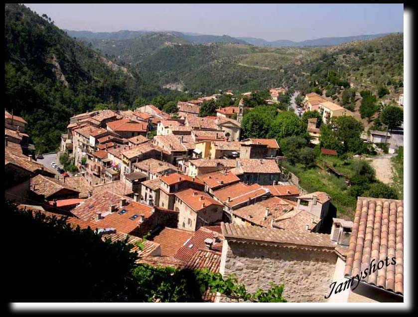 Les toits du village