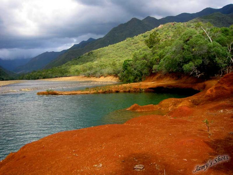 Piscine sauvage. Ouenghi.