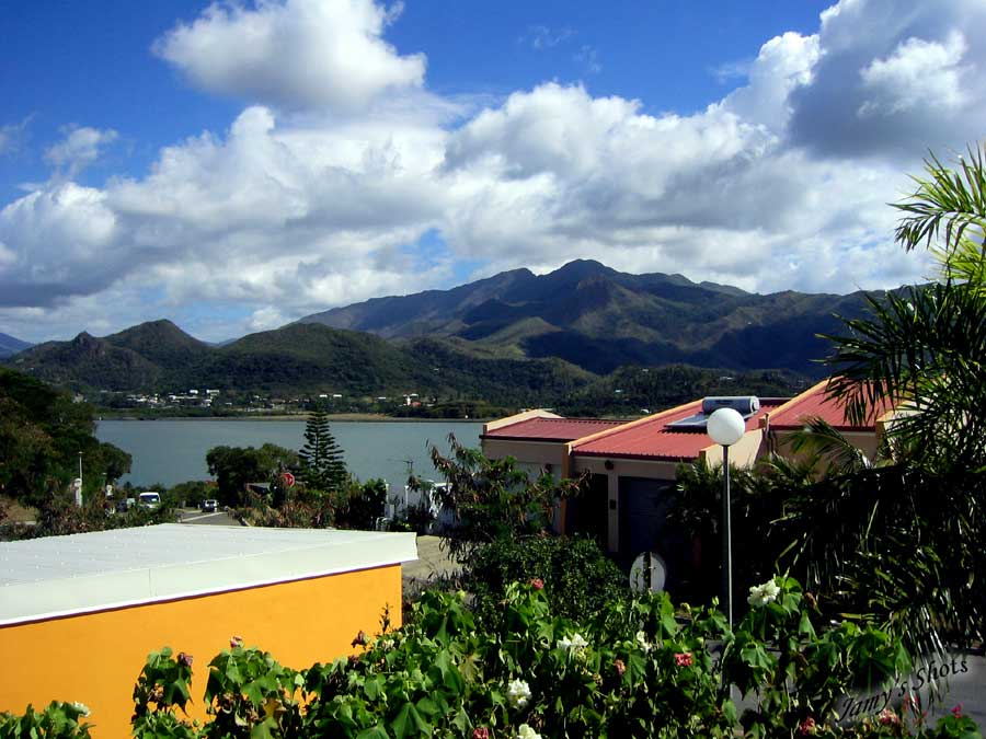 Vue de la chaine depuis La Tina sur mer.