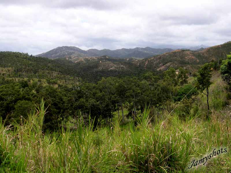 Paysage du nord entre Koumac et Balade