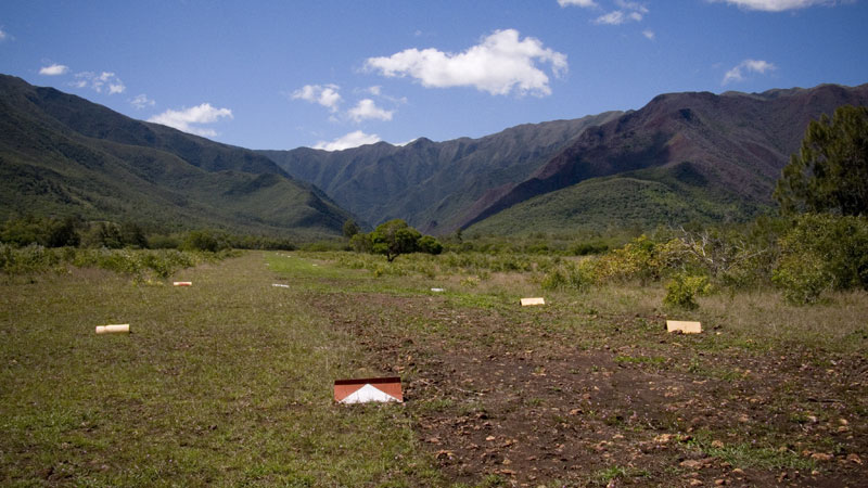 La piste de l'aroport National "Doucampo"