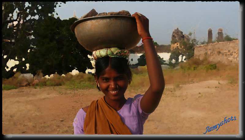 Sourire d'enfant au travail