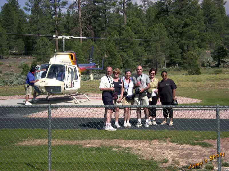 Joël, Josiane, Liliane, Bernard, Evelyne, et Marie Françoise avant l'embarquement