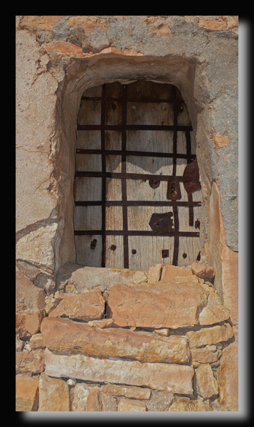 Porte de "GHORFAS" destin aux grains et olives